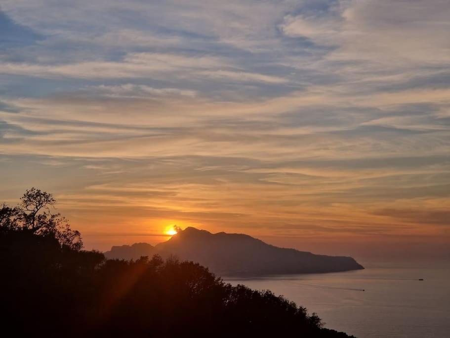הוילה מסה לוברנסה Sun & Relax, Relaxing Location With Seaview מראה חיצוני תמונה